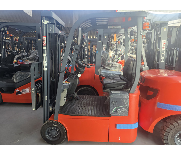 Montacargas Eléctrico Heli CPD12SQ