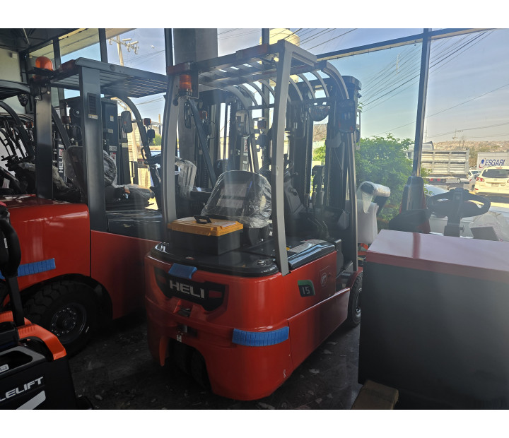 Montacargas Eléctrico Heli CPD15SQ triciclo