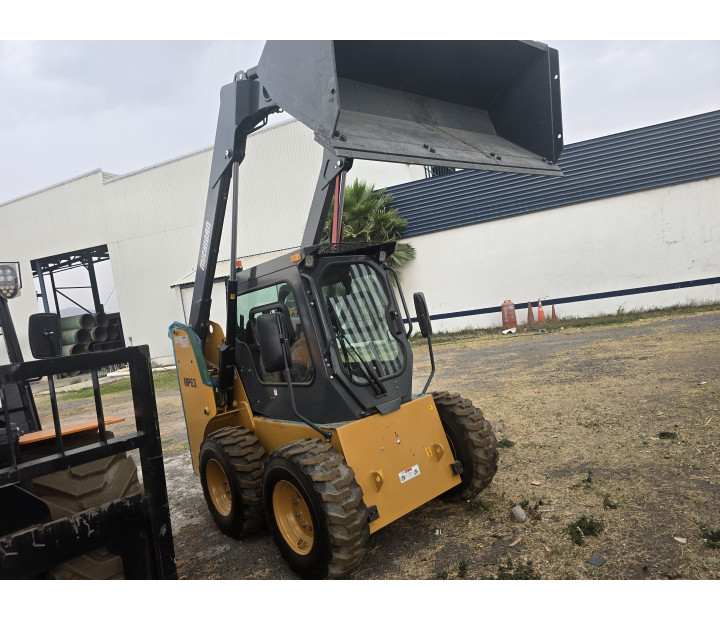 Minicargador Michigan MP63