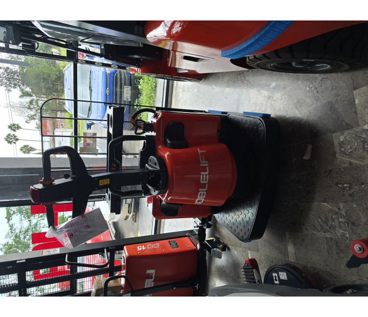 Transpaleta Electrico Noblelift RT27R 2.7 toneladas