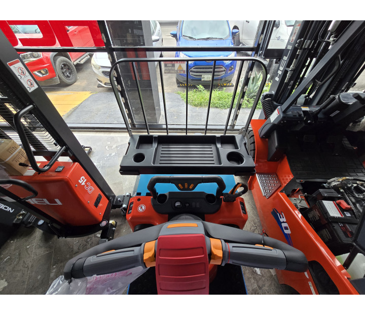 Transpaleta Electrico Noblelift RT27R 2.7 toneladas