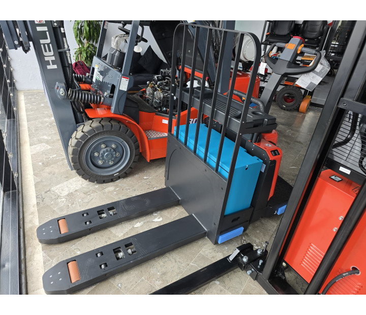 Transpaleta Electrico Noblelift RT27R 2.7 toneladas