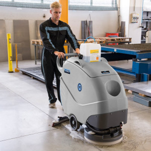 Restregadora autopropulsada electrica MACH M500