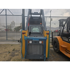 Minicargador Michigan MP63