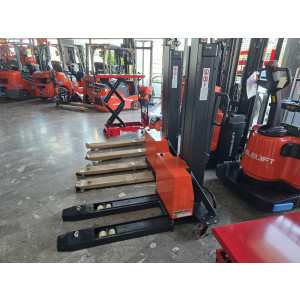 Apilador eléctrico autocargable Noblelift PS05F