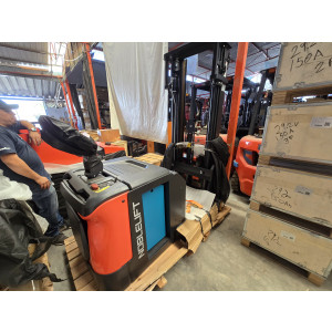 Montacargas Apilador con Reach Noblelift PS16CB