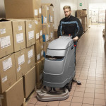 Restregadora autopropulsada eléctrica MACH M610